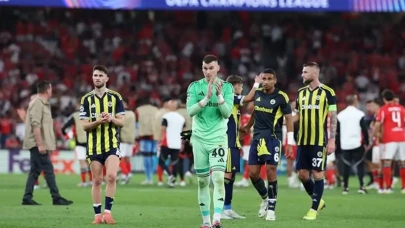 Fenerbahçe’de Gergin Anlar! Yıldızlar Yedek Kulübesinde Birbirine Girdi