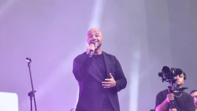 Gençlerin sevgilisi Maher Zain İstanbul’da gönülleri birleştirdi