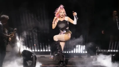 Ayvalık’ta tarihi gece: Hande Yener’in sahnesinde hem müzik hem aşk rüzgârı esti