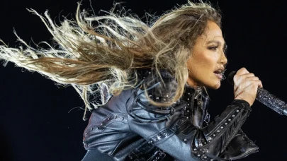 Muhteşem enerjisi ve dans şovlarıyla Jennifer Lopez İstanbul'u büyüledi