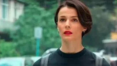 Büşra Develi kimdir, kaç yaşında, aslen nereli, Instagram hesabı, boyu ve kilosu? Göz kamaştıran oyuncunun hayatı ve biyografisi