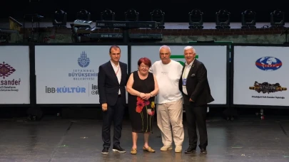 Kültürün hafızası, sanatın sesi: Defne Yalnız ve Halil Ergün’e anlamlı ödül