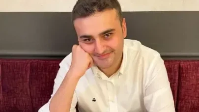 CZN Burak kimdir, kaç yaşında, aslen nereli, gerçek adı ne, nasıl ünlü oldu? İşte ünlü fenomenin hayatı ve kariyeri