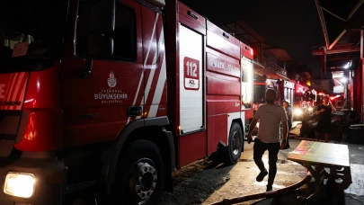 İtfaiyeden nefes kesen operasyon: Yüksek binada yangın paniği