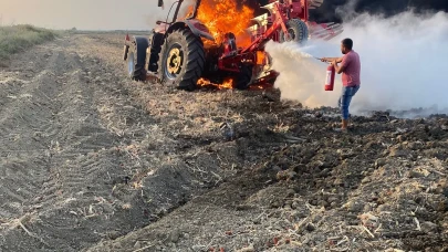 Adana’da tarlada panik: Alev alan traktör güçlükle söndürüldü