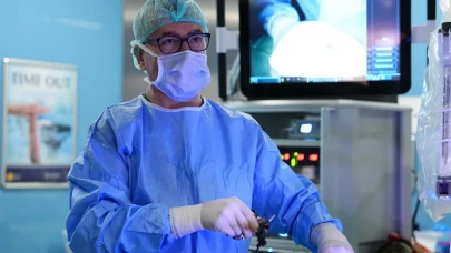 Kesiyeri fıtıklarında robotik cerrahi dönemi: Hızlı iyileşme mümkün