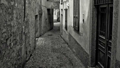 Rüyada Dar Bir Yerden Geniş Bir Yere Çıkmak Nedir?