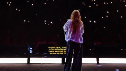 Ajda Pekkan Çeşme’de Sahneyi Salladı: Yeni İmajı Gündem Oldu!