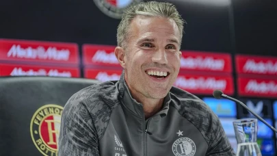 Van Persie’den Fenerbahçe yorumu: "Gençliğimiz var ama Fenerbahçe’nin vizyonu farklı"
