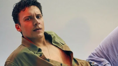 Türk bayrağı dışında başka bayrak taşıyamam!