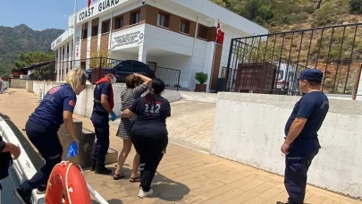 Fethiye’de gezi teknesinde panik anları: Yaralı yolcu için deniz üzerinde nefes kesen tahliye