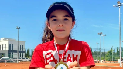 Minik raket Zeynep’ten İzmir’de zafer!