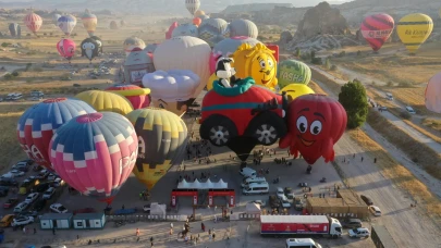 27 ülkeden balon figürleri Kapadokya semalarında uçtu