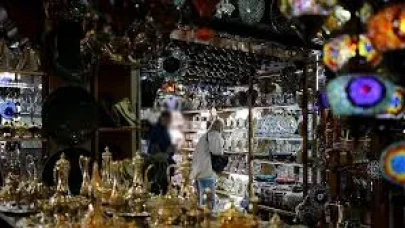 Turistlerin Türkiye sevgisi kasalara yansıdı: Hediyelik eşyalarda tarihi rekor