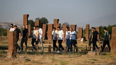 Ecdada vefa: Selçuklu Meydan Mezarlığı'nda tarihi yoğunluk