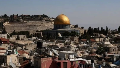İşgal devletinden Kudüs’e yeni darbe: Fanatik gruplar Mescid-i Aksa’yı hedef aldı