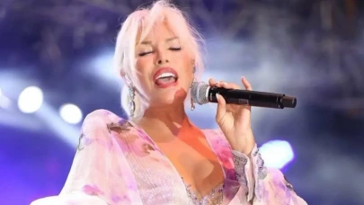 Ajda Pekkan rüzgara direndi, Harbiye’yi salladı!