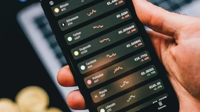 Günün ilk yarısında BIST’te karışık tablo: Sanayi düştü, mali yükseldi