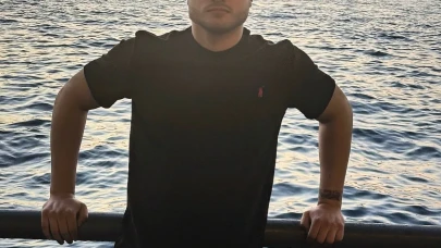 Mete Gök “Düşük Bütçe” ile setlere güçlü bir dönüş yapıyor