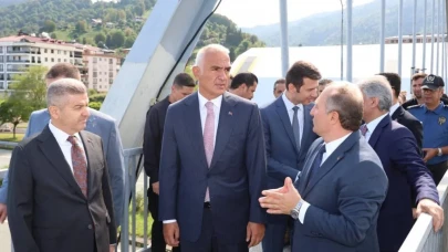 Bakan Ersoy: "2025’in ilk yarısında 25,8 milyar dolar turizm geliri elde ettik"