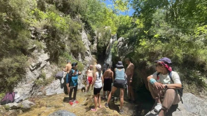 Yürümeye değer: Osmaniye’nin saklı cenneti Kocakesme Şelalesi ilgi görüyor!