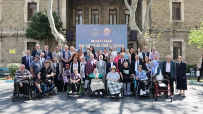 Darülaceze’de anlamlı buluşma: Hayırseverler ve Bakan Göktaş bir araya geldi