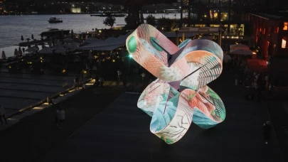 Işık, mimari ve algoritmanın kesişiminde bir deneyim: Güvenç Özel’den “Neuroflux”