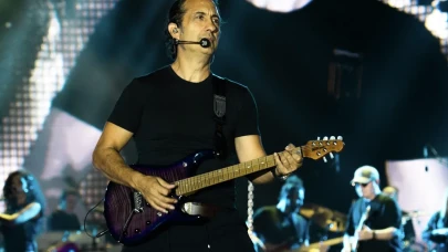 Kıraç’tan Kayseri’de tarihi gece: Binlerce kişi hep bir ağızdan söyledi