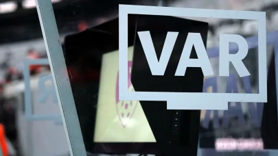 Fenerbahçe Alanyaspor maçında çok tartışılan penaltının VAR kayıtları açıklandı