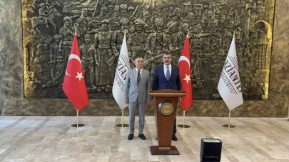 Milli Eğitim Bakanı Yusuf Tekin'den yeni Müfredata Vurgu: "Milli ve manevi değerleri merkeze aldık"