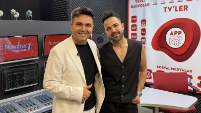 Asil Gök: “Derya Uluğ’dan önce sahnedeydim, annem beni dinlerken ağlıyor”