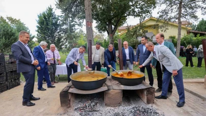 Meram’da zaman durdu: Pekmez ve bulgur kazanlarında tarih kaynadı