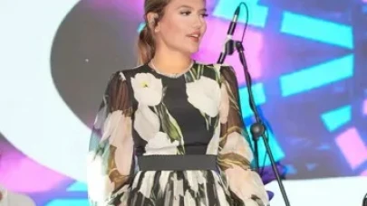 Demet Akalın Alaçatı’da sezonu görkemli bir finalle kapattı