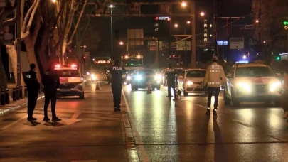 Gece yarısı operasyonu: Silah, uyuşturucu, arananlar… İstanbul’da suç ağı çökertildi