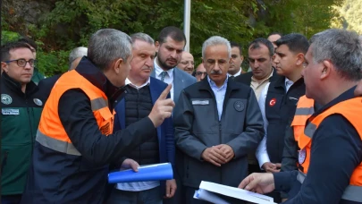 Artvin Borçka’da sel sonrası çalışmalar: İki bakan sahada