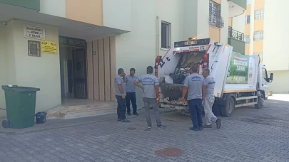 Adana'da iğrenç manzara: Ekipler seferber oldu, evden 2 kamyon çöp çıktı!