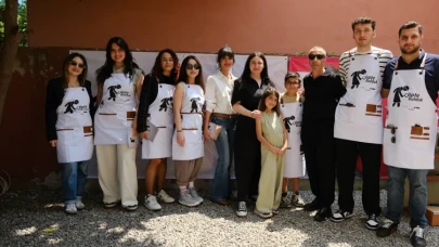 “Çöpte Bulduk” projesine Yasemin Sakallıoğlu ve 7 kadın uzmandan anlamlı destek