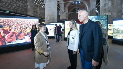 Beyoğlu’nda sanat yürüyüşü: Bakan Ersoy’dan Taksim’den Tophane’ye kültür turu
