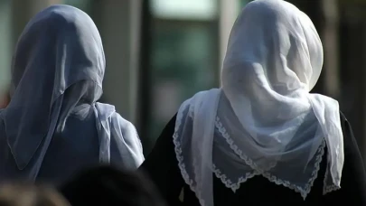Başörtüsü düzenlemesi krize yol açmıştı: KKTC Yüksek Mahkeme’den karar!