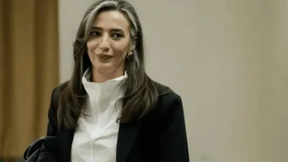 Ünlü oyuncudan gündem olan kutlama: Aşkını haykırdı, sosyal medya yıkıldı!