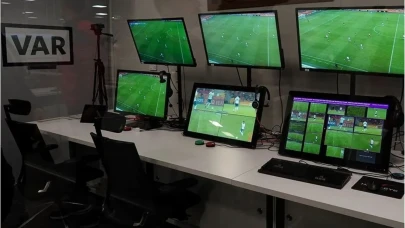 Kasımpaşa - Fenerbahçe maçının VAR hakemi belli oldu: Hakem kadrosu netleşti!