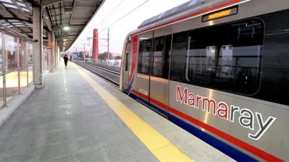 Son dakika: Marmaray’da intihar! Seferler aksadı, yolcular beklemede