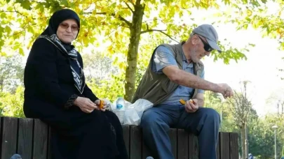 Düzceliler güneşi görünce sokaklara koştu: Hava sıcaklığı 28 dereceye ulaştı