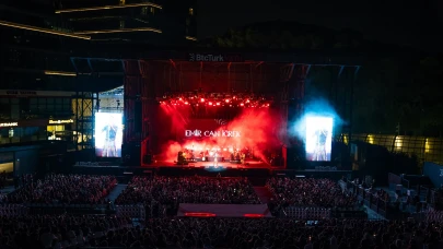 Emir Can İğrek’ten kapalı gişe konser! Fransız şarkıcıyla düet sürprizi