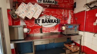 Bozuk etleri gizli bölmede kıyma yapıp sattılar: Et bankası mühürlendi