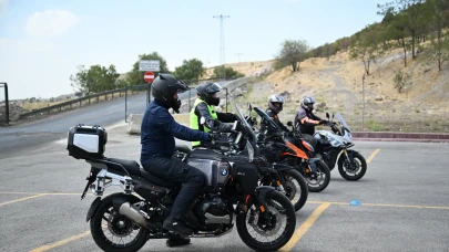 Trafikte görünmeyen tehlike: Motosikletliler için hayati uyarılar!