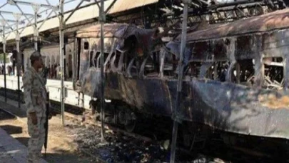 Pakistan’da yolcu trenine bombalı saldırı: Onlarca yolcu ölümden döndü