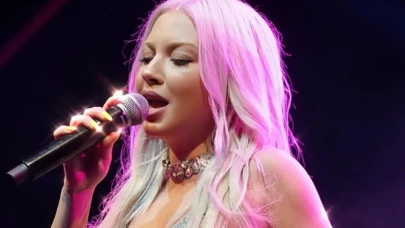 Ece Seçkin’den gurur veren açıklama: “İyi ki Türküm”