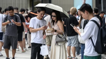 iPhone 17 Çin pazarına girdi, ilk günden izdiham yaşandı