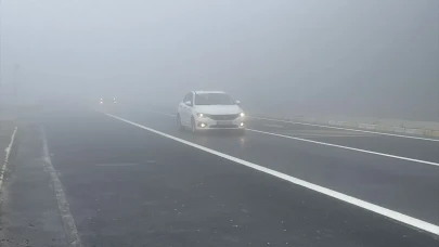 Bolu Dağı'nda yoğun sis: Görüş mesafesi 25 metreye kadar düştü